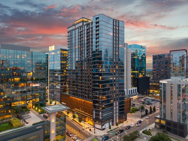 1212 Demonbreun St #807 Nashville, TN 37203